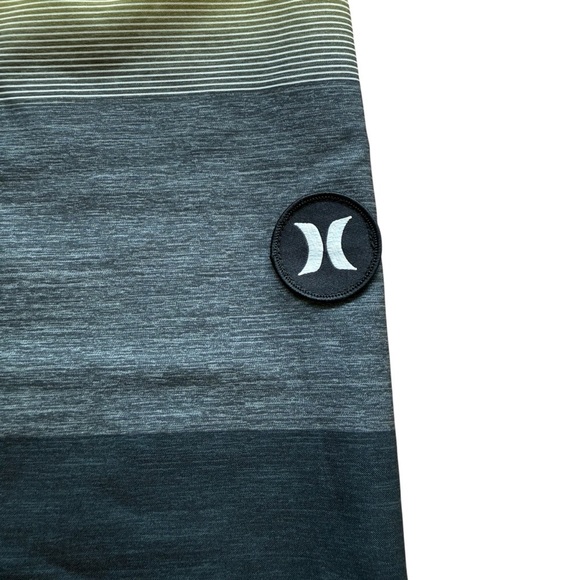 Hurley Men's 9” Valley Sunset Striped Board Shorts Size 30 Multicolor Beachwear - Picture 3 of 6